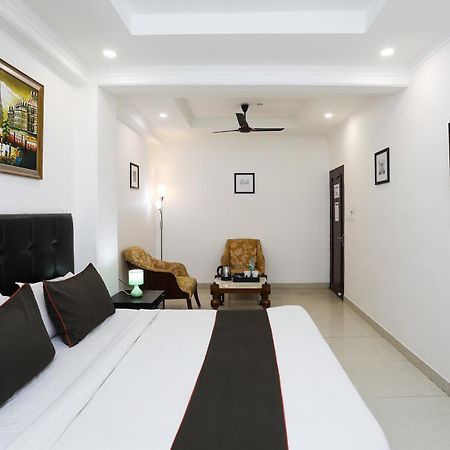 מלון Kapas Hera Collection O Residency Near Dwarka Sector 21 Metro Station מראה חיצוני תמונה